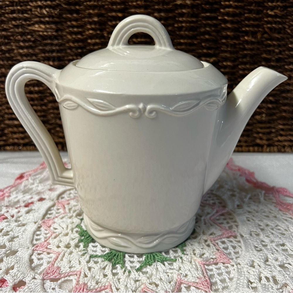 Porcelier China Vintage Dutch Boy & Girl Teapot - Picture 4 of 13